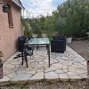 https://studio-dans-villa-calme-a-15km-de-cannes.fr-provencehotel.com